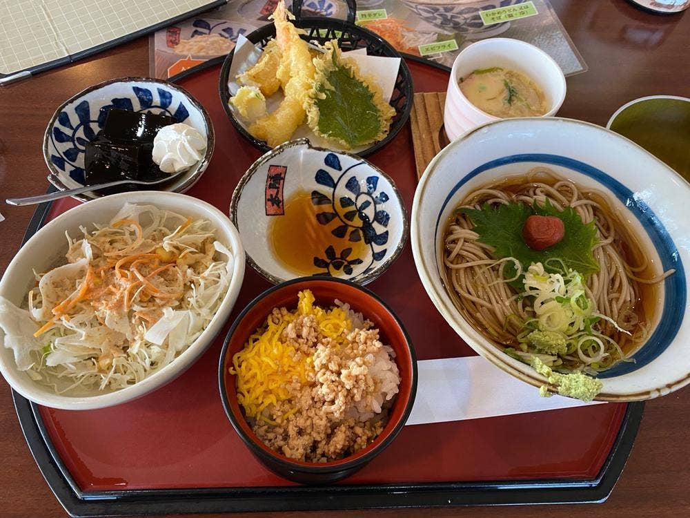 めん房本陣 鞍月店