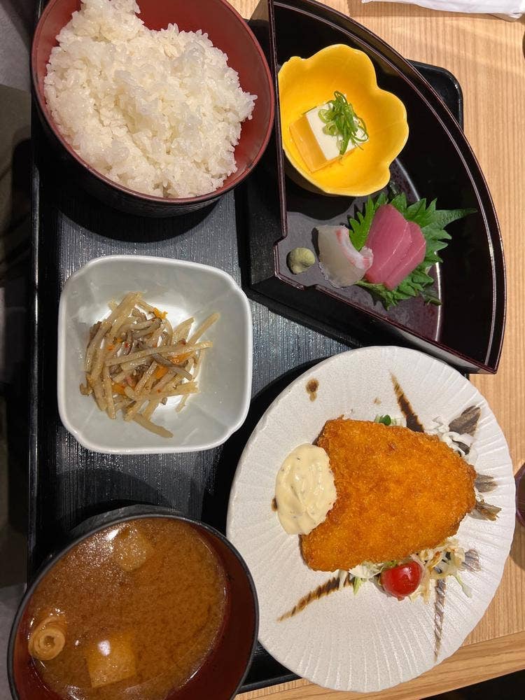 魚料理とすし 下の一色 グローバルゲート店
