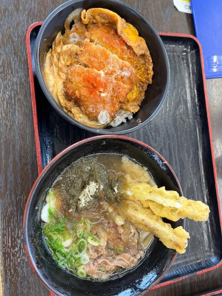 資さんうどん 葛原店