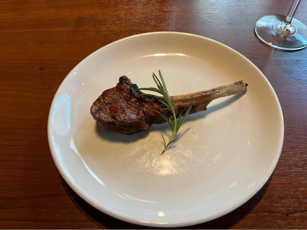 Akami Modern Chop House