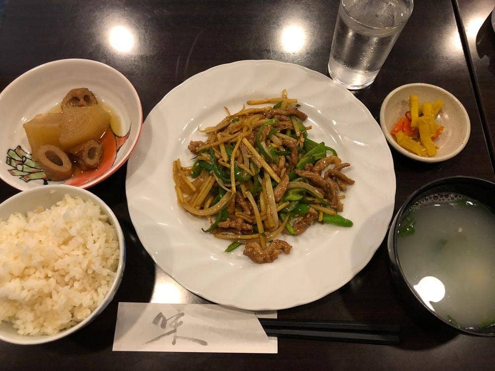 本格中華とバイキング 琉 三宮店