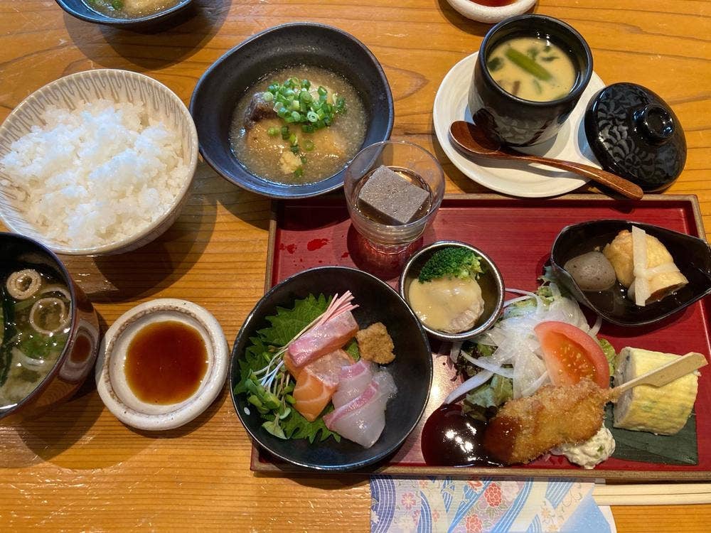 肴と日本酒 梅小町