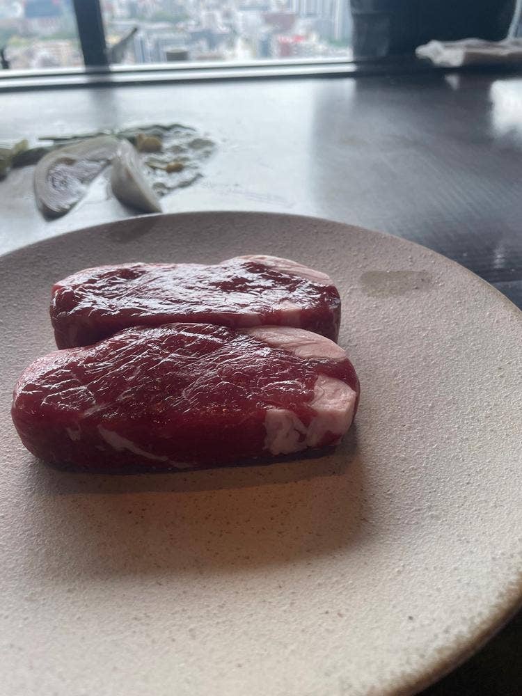 ニュー松坂 梅田32番街店