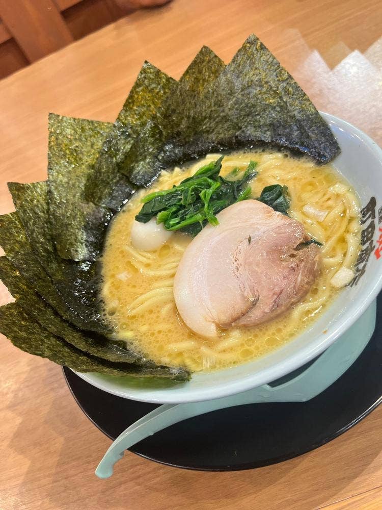 横浜家系ラーメン 町田商店 由比ヶ浜店