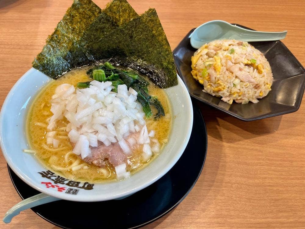 横浜家系ラーメン 町田商店 鶴ヶ島店