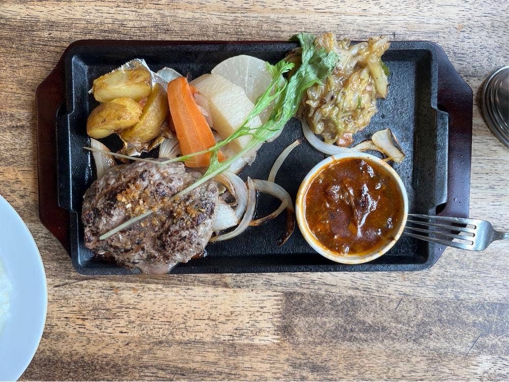 炭焼きハンバーグ あらかると