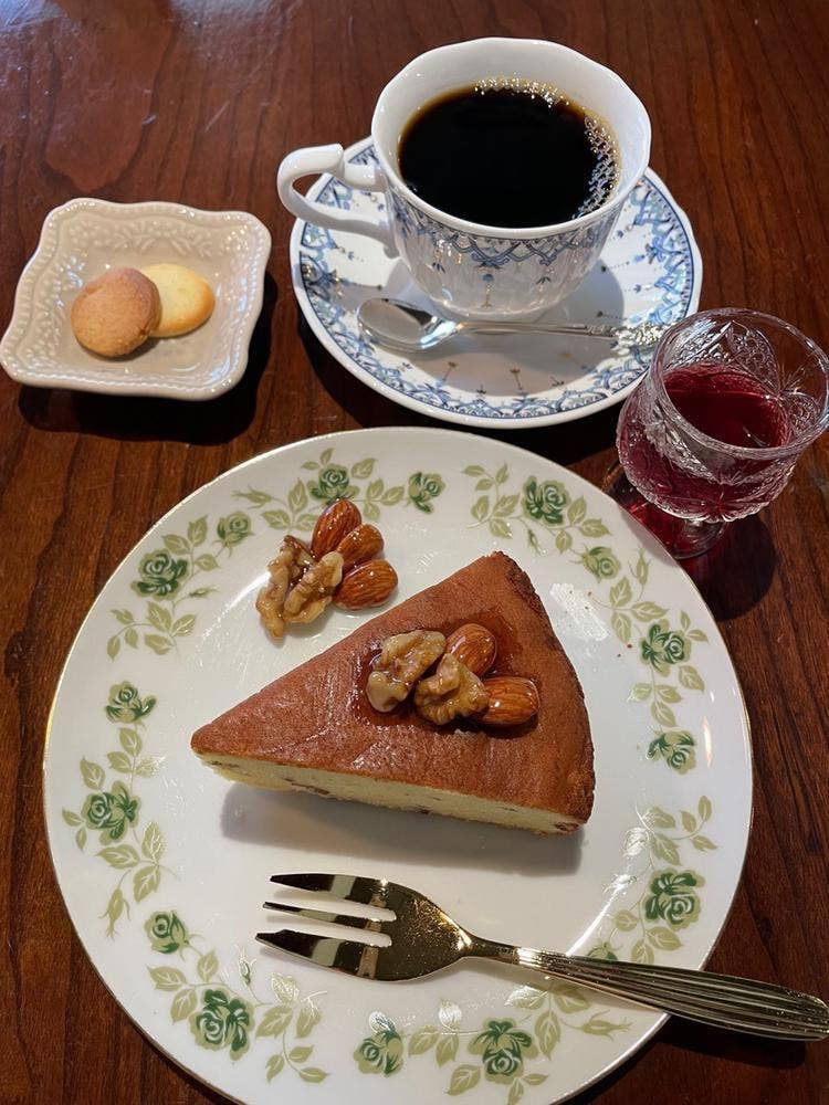 中世ルネサンス ブックカフェ テューア