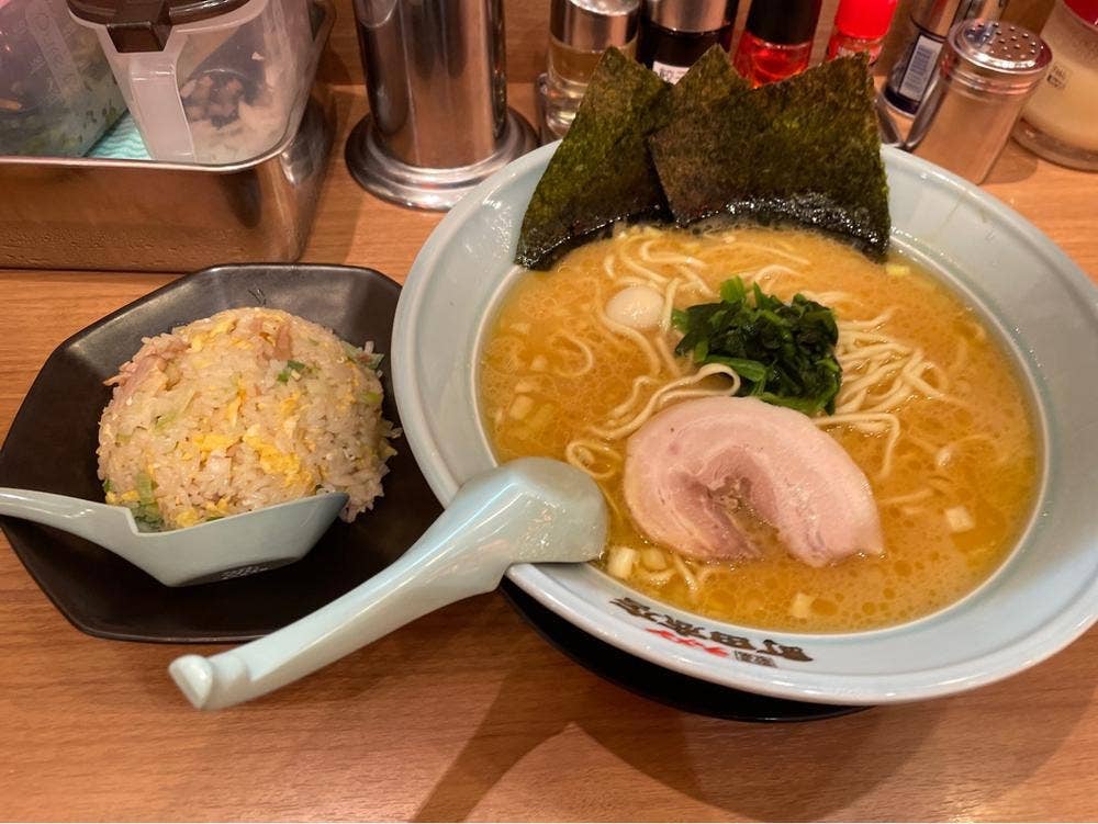 横浜家系ラーメン 町田商店 所沢店