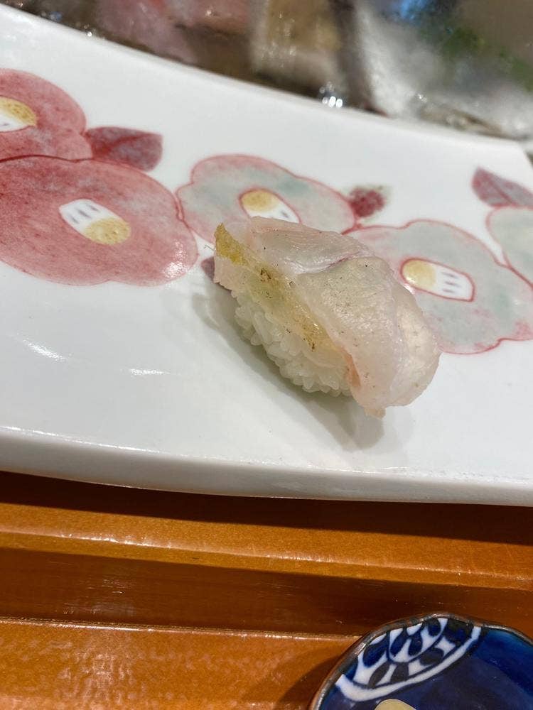 鮨 井上