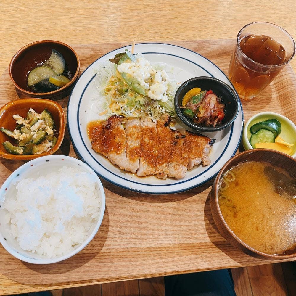 八海山みんなの社員食堂