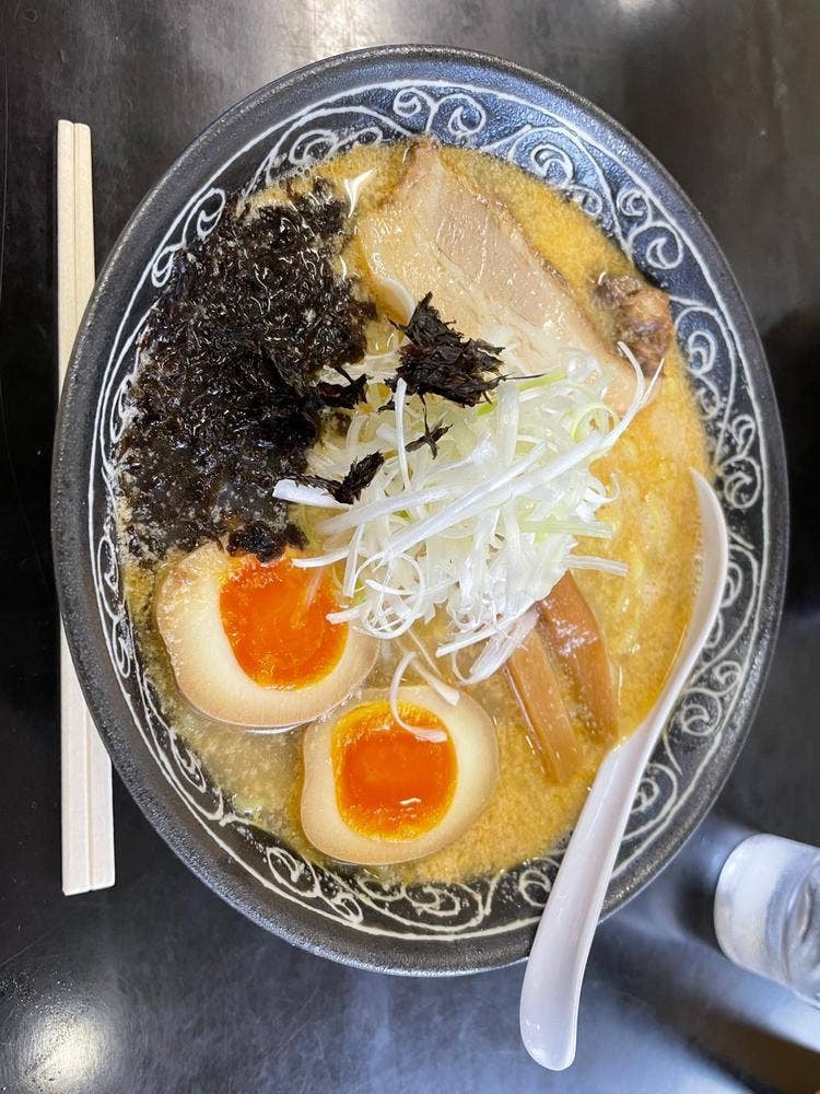 胡麻ラーメン 極