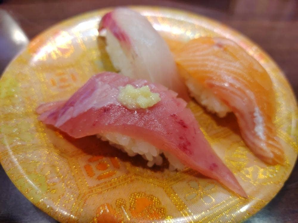 江戸前回転寿司 とれとれ屋 西宮大島店