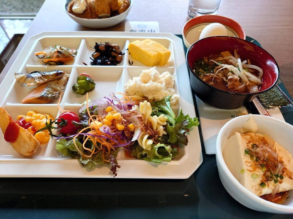 ダイニングカフェクレメント