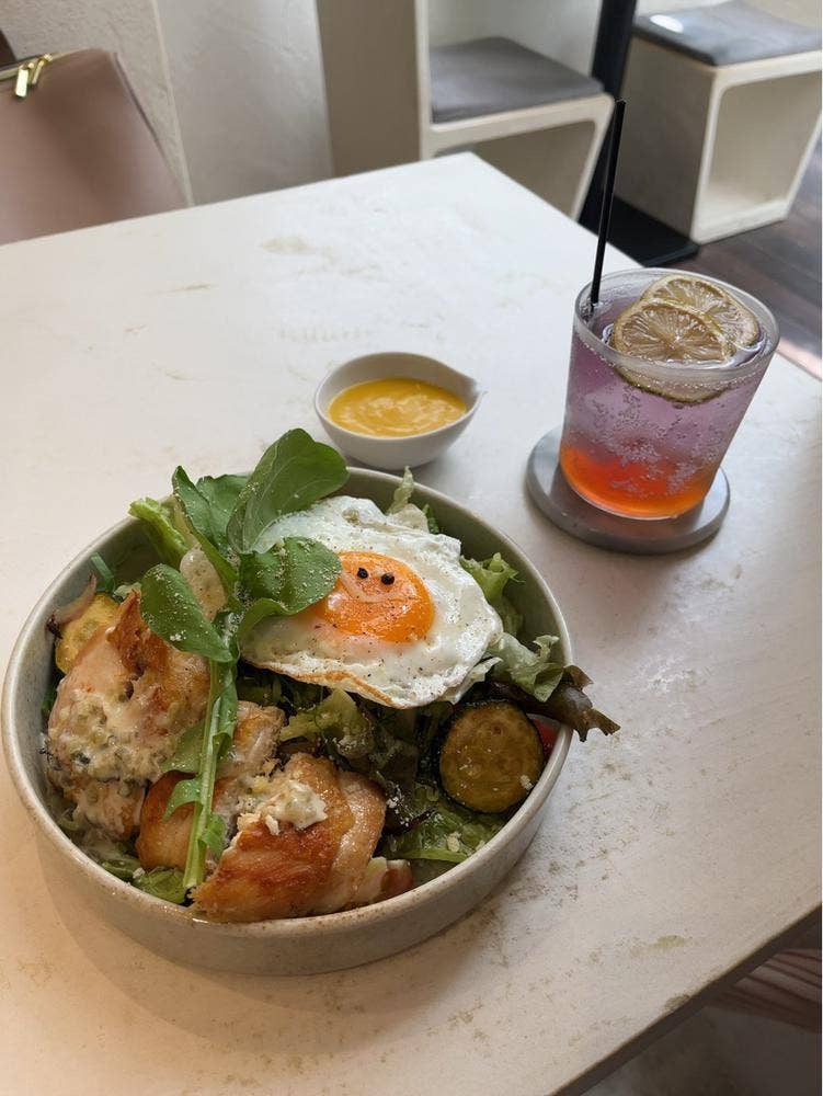 アンドティーカフェ 表参道