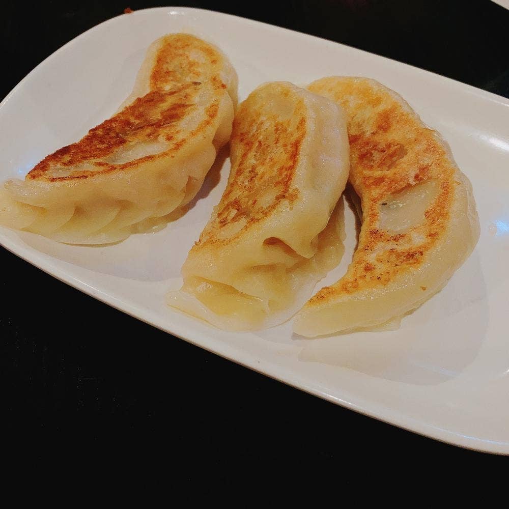 青山餃子房 本厚木店