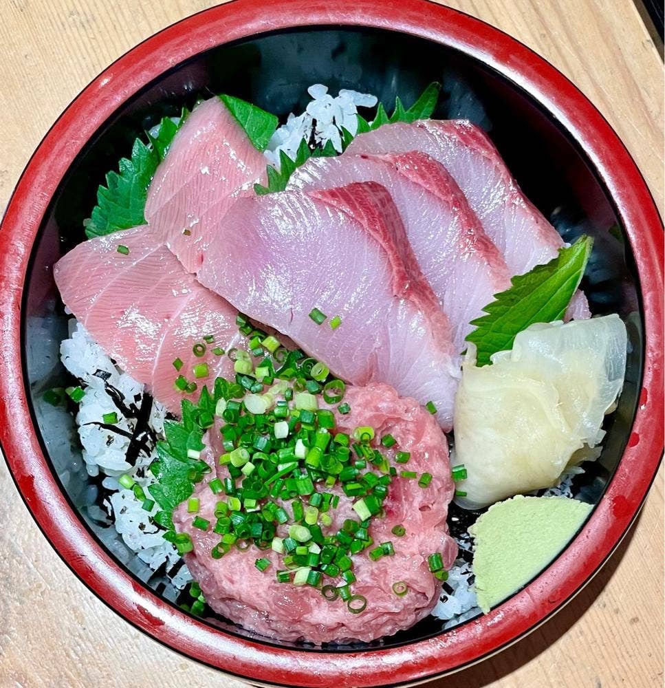 海鮮鉄火丼 三友 蓮
