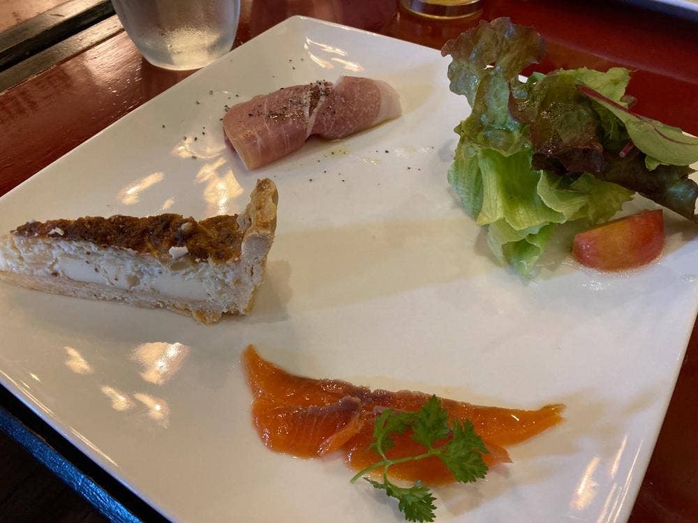 ビストロラグルヌイユ