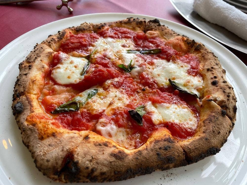 PIZZERIA Lucci 岩見沢店
