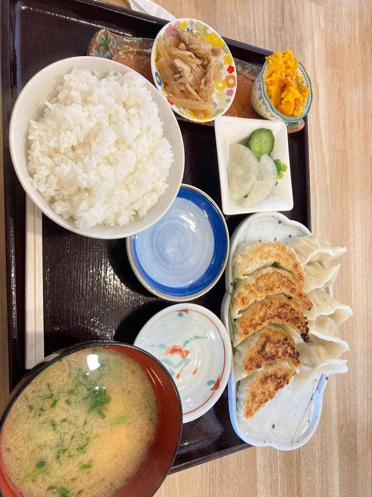 餃子の店 みらく だいこん村