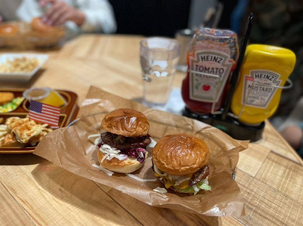 J.S. BURGERS CAFE 名古屋mozo店