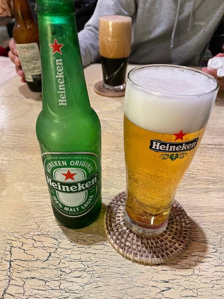 Cafe Dining Bar SHIPS