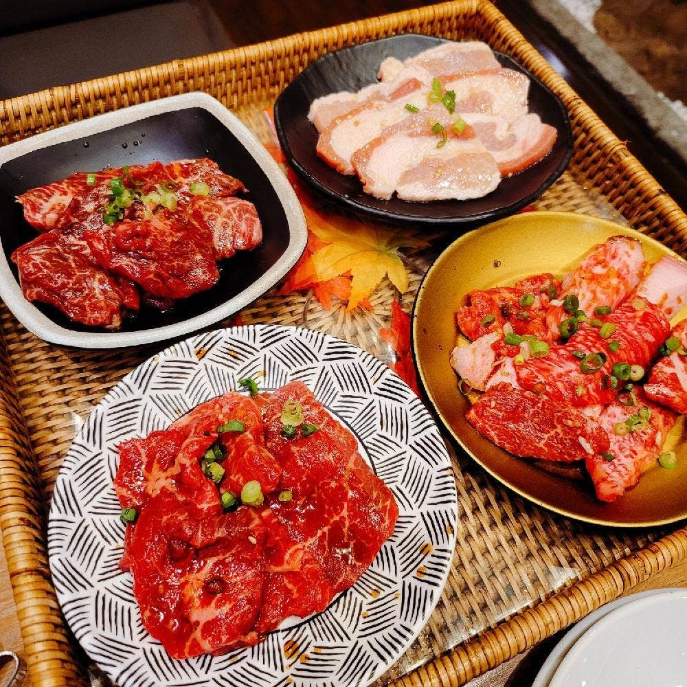 炭火焼肉 新羅