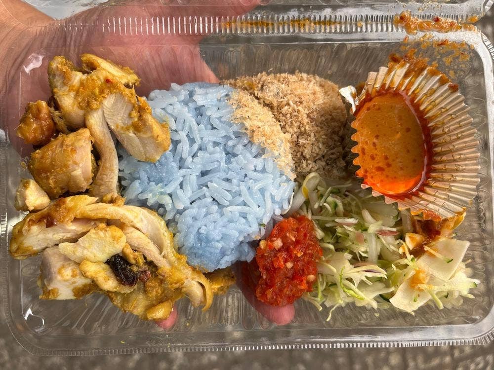 Kayu Manis Halal Cafe