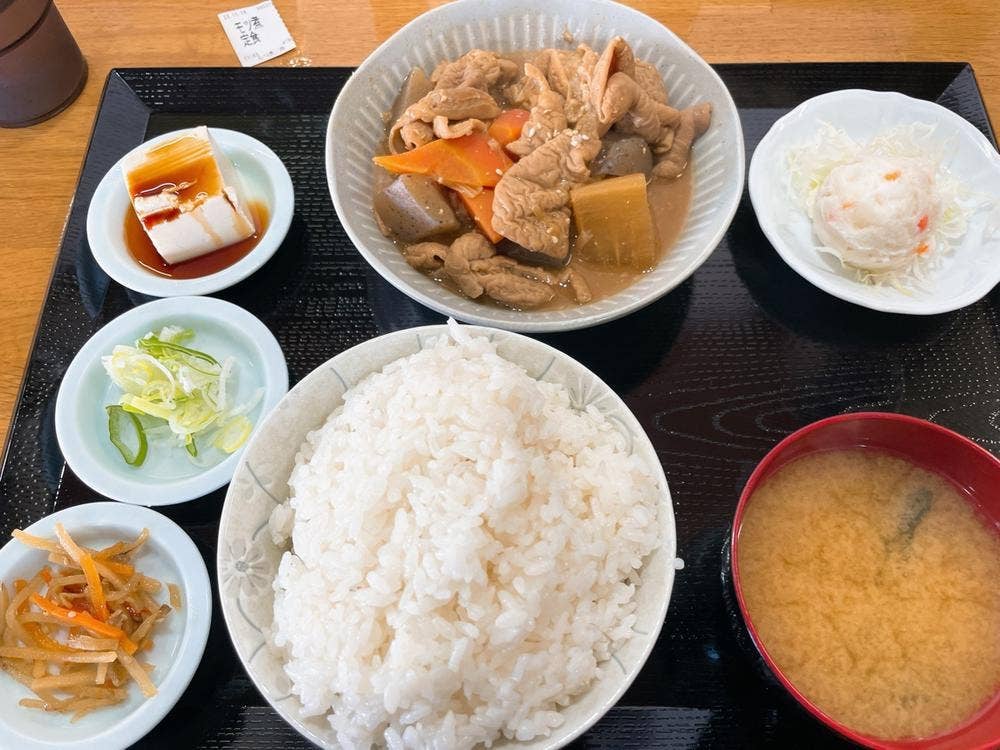 もつ煮 三島まるのぶ
