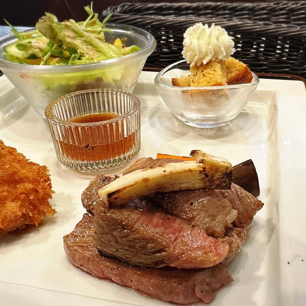 お肉とスイーツ 服部