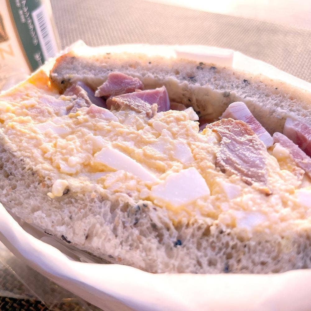 ソーセージとパンの店 MONJI