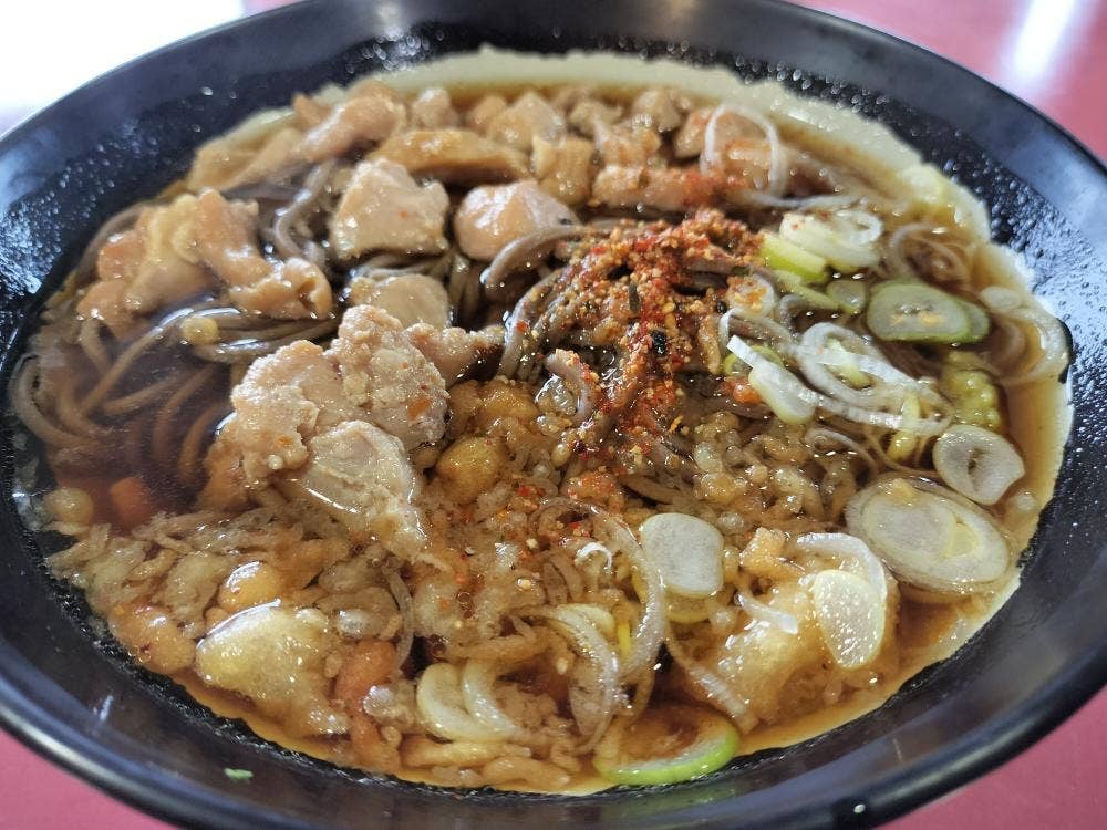 馬そば 深大寺 馬場内投票所A棟南側