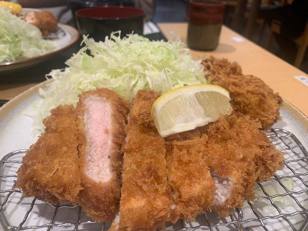 とんかつ伊勢 都庁店
