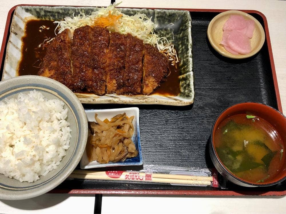矢場とん 阪急三番街店