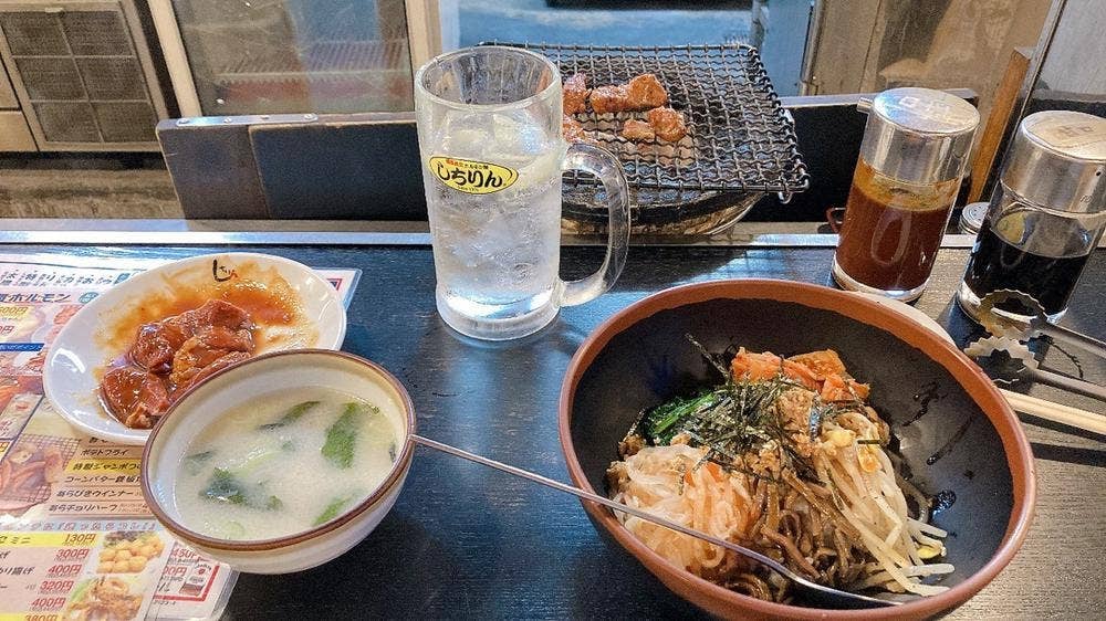 備長炭火ホルモン焼 しちりん 初石駅前店
