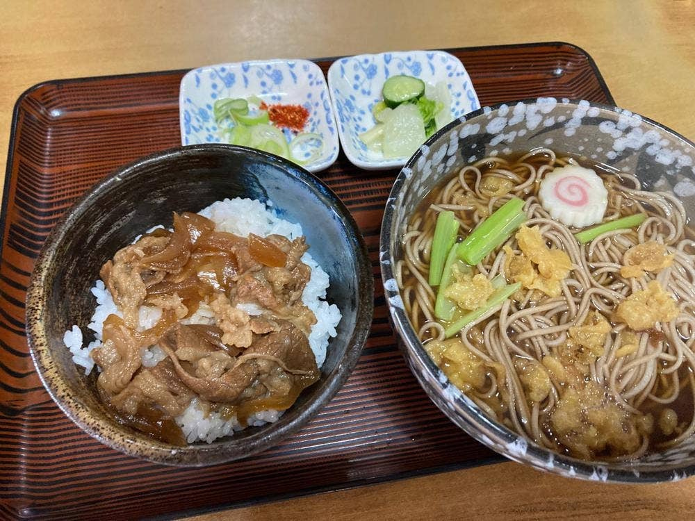 丸屋 学校町店