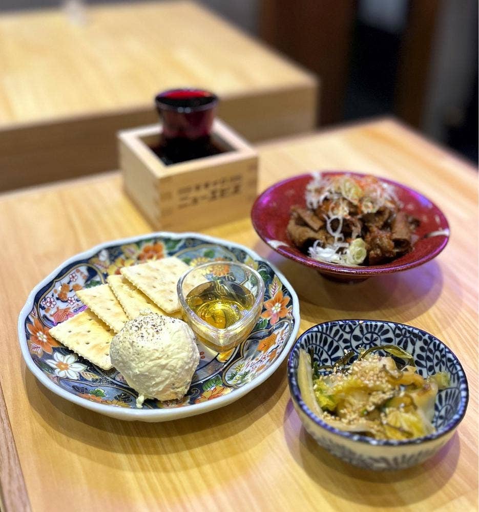 もつ煮・おでん モモイロニューエビス
