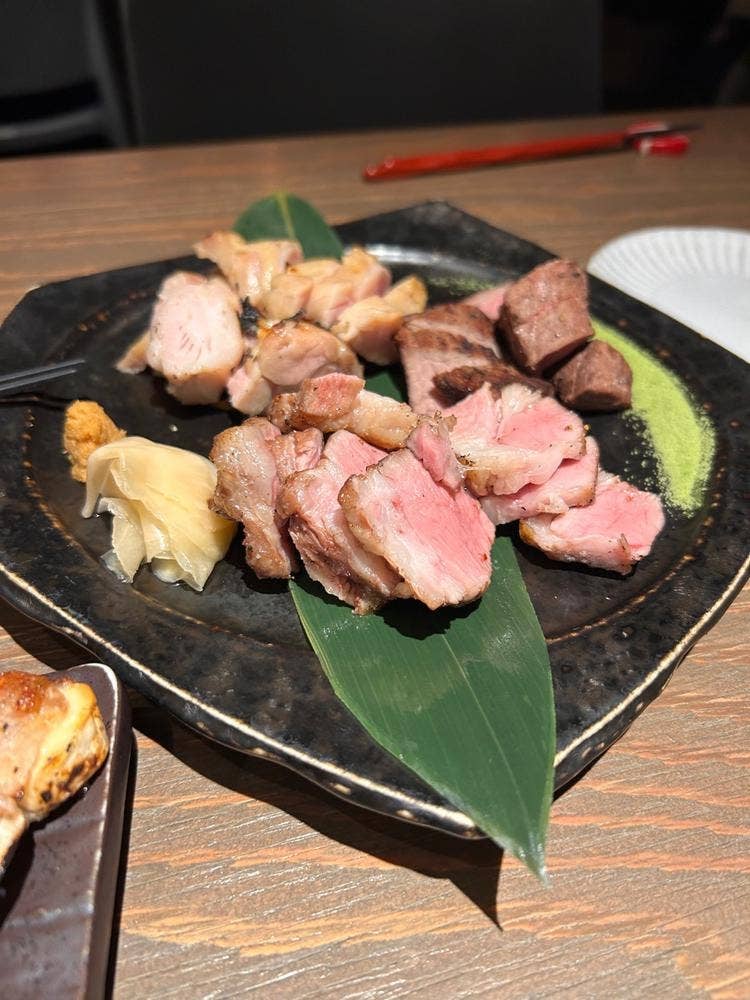 肉と炉ばた さんど。