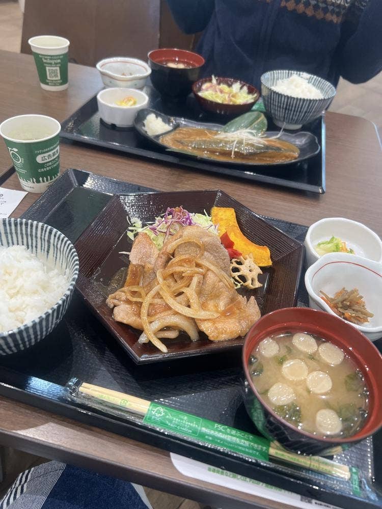 ひのでや食堂 Pasar蓮田店