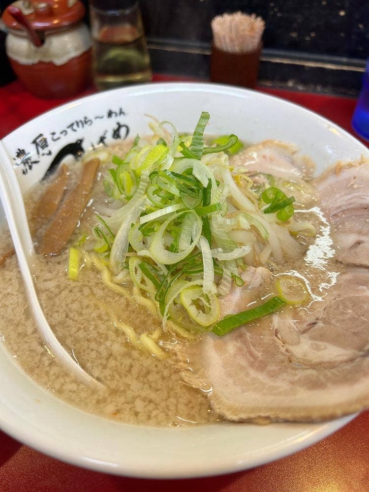 濃厚こってりラーメン つばめ