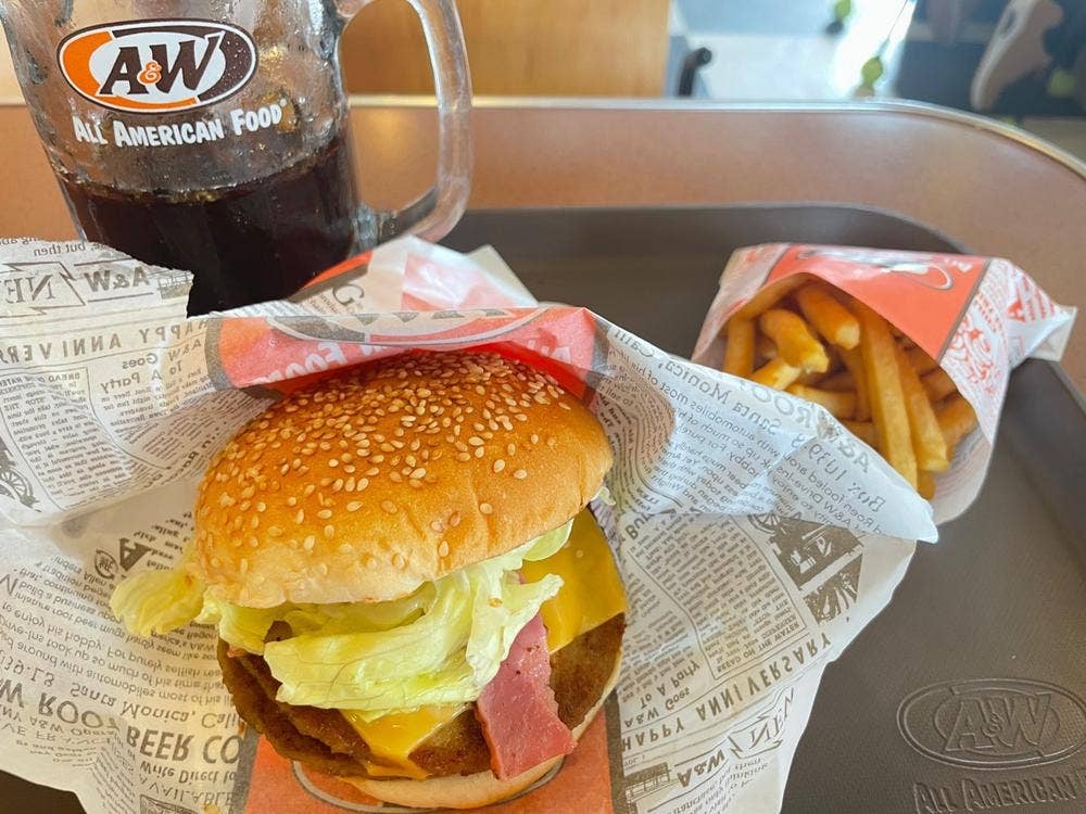 A&W 宮古下里通り店