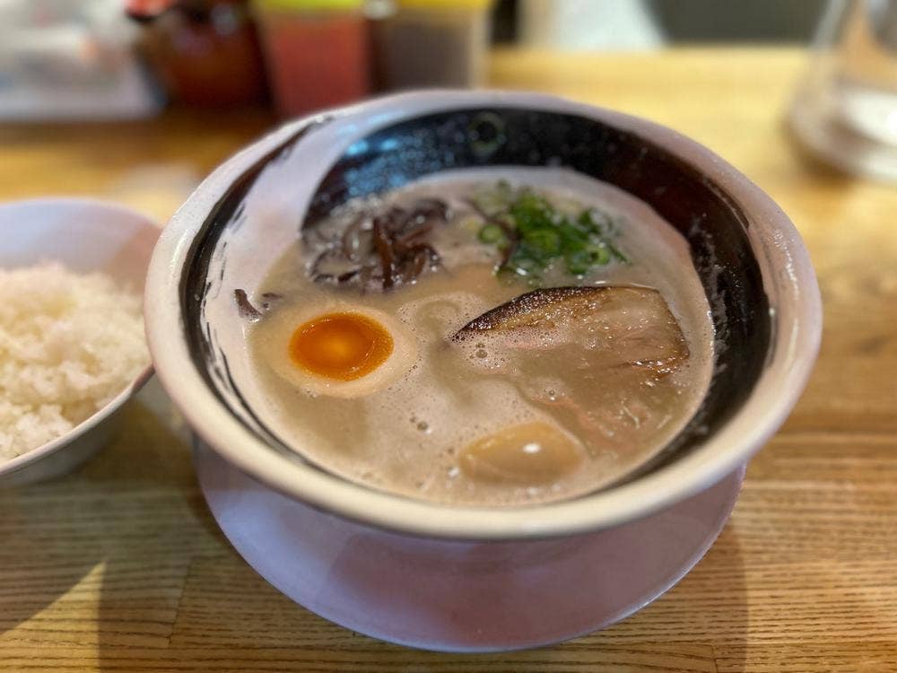 濃厚煮干とんこつラーメン 石田てっぺい 高槻駅前店