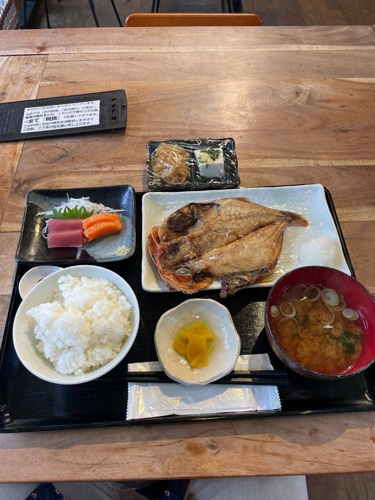 ひもの亭本店