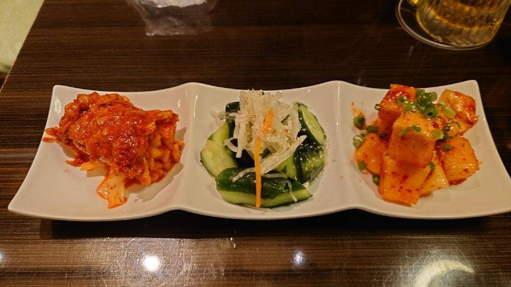 ホルモン焼肉 三角園