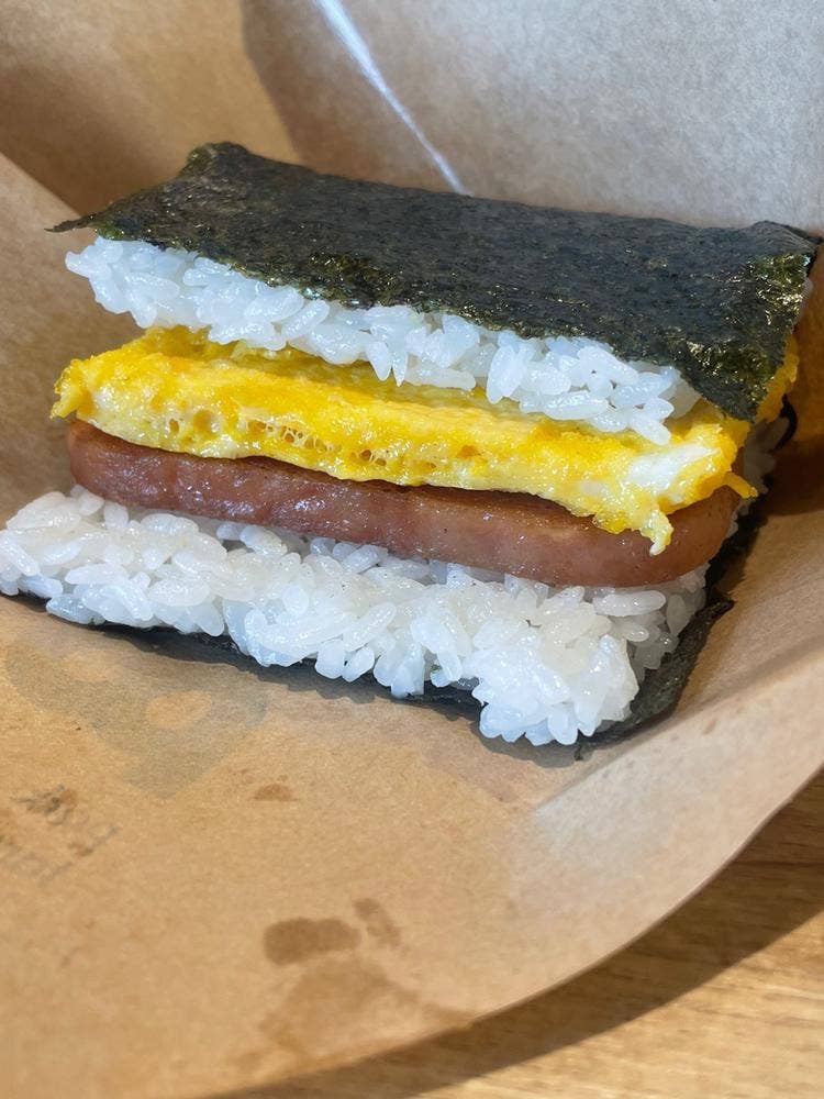 ポークたまごおにぎり本店 那覇空港国際線フードコート店