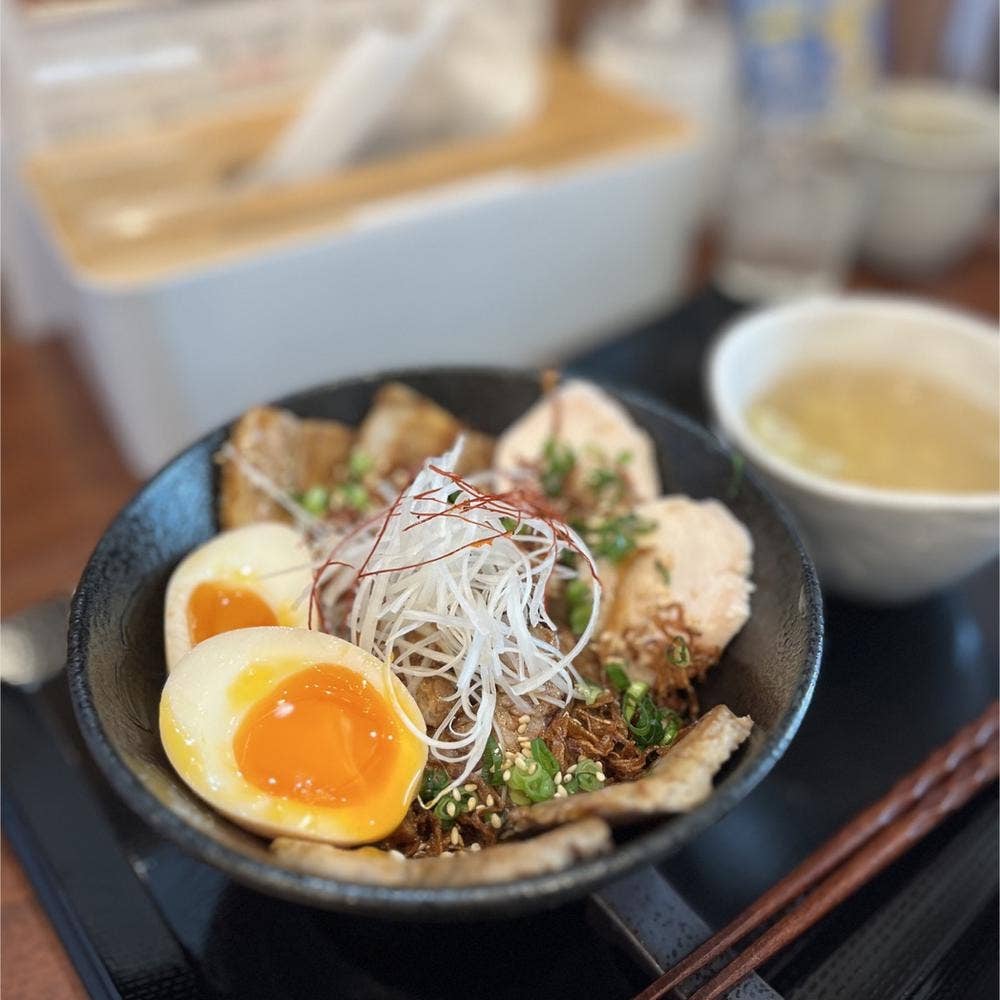 チャーシュー丼専門店 こむらや