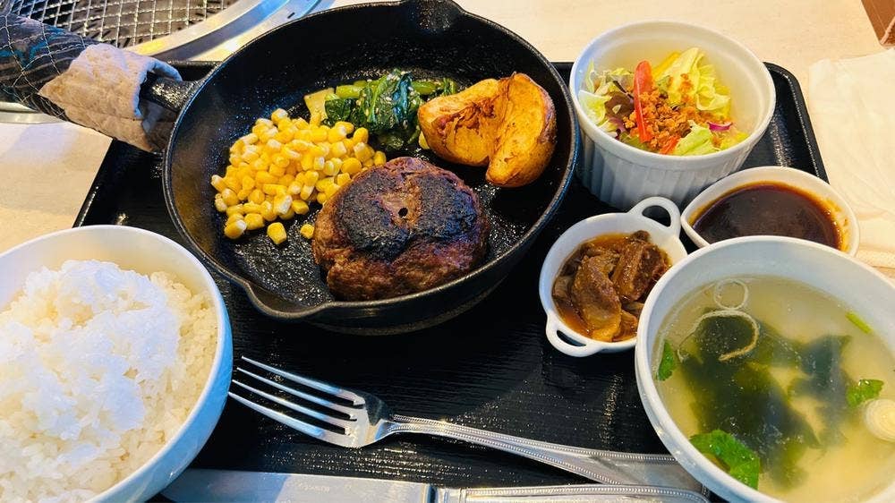 お肉屋さんが『君に、焼いて揚げる。』