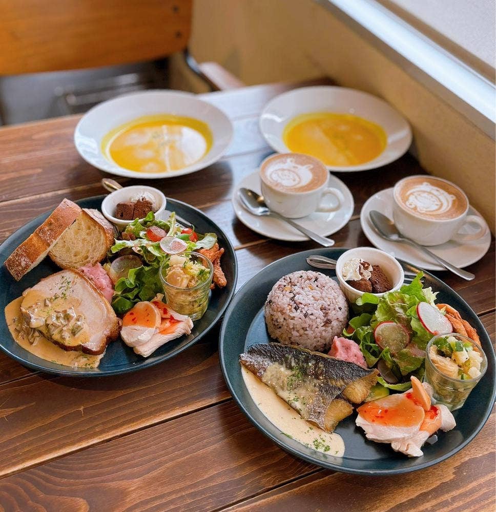 NUMBER FIVE CAFE