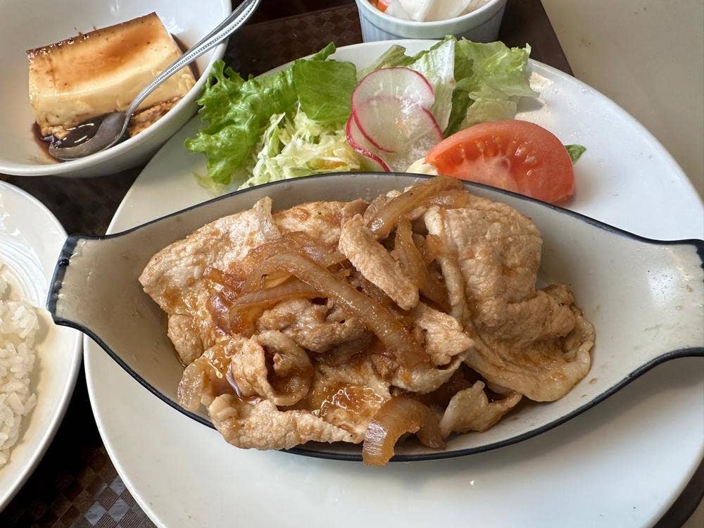 レストランモン