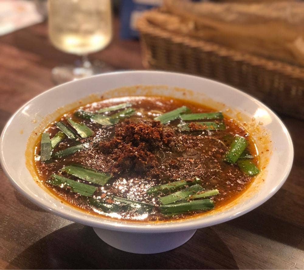 SPORTS CAFE & BAR BUGSY