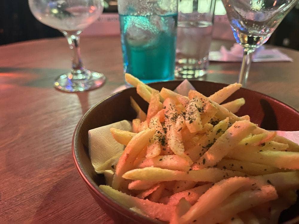 bar moon walk 六角通り店